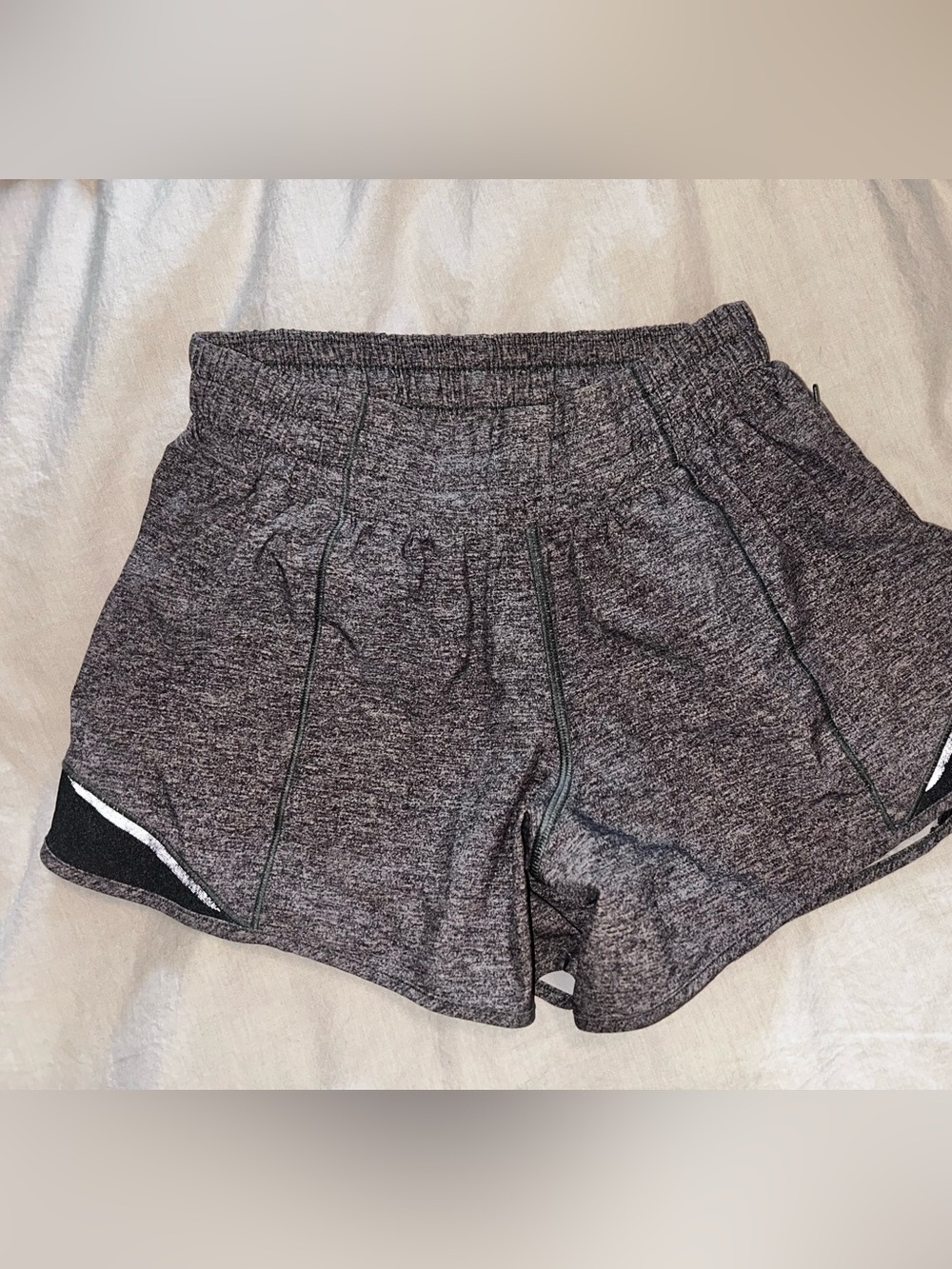 Lululemon Hotty Hot shorts high rise 2.5”